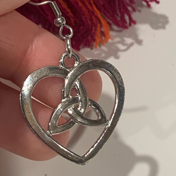 💜3 for$33 ♥️NWT Hand Crafted Celtic Knot Heart Earrings ♥️ - Picture 6 of 10